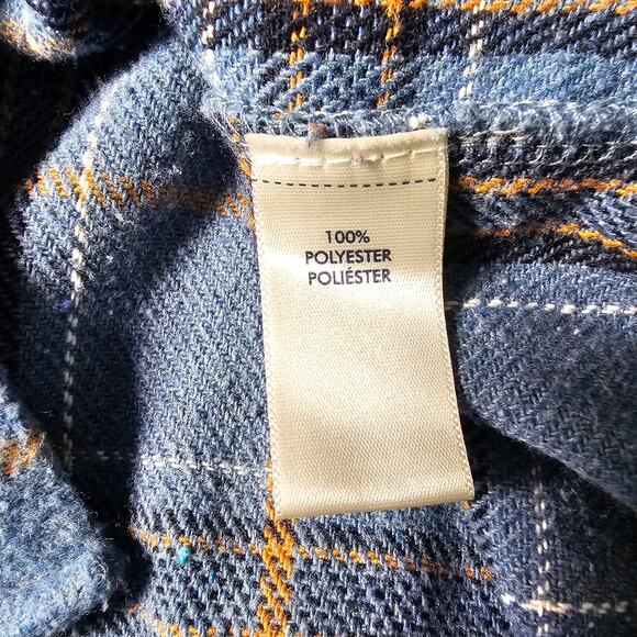 BKE Boyfriend Thick but Soft Boxy Fit Button Up Flannel Lg PTP 23 Length 26 - Picture 10 of 10